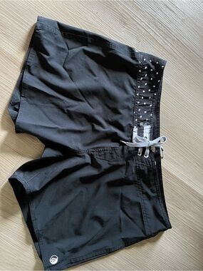 Womens Volcom boardshorts